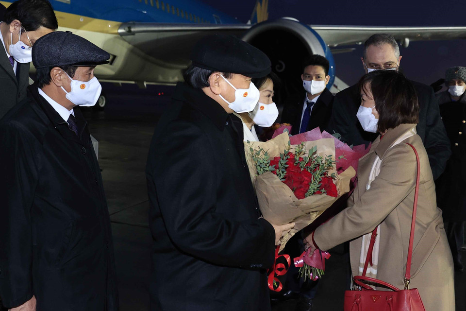 Lễ đón Chủ tịch nước Nguyễn Xuân Phúc và Phu nhân tại sân bay Vnukovo 2. (Ảnh: Thống Nhất/TTXVN)