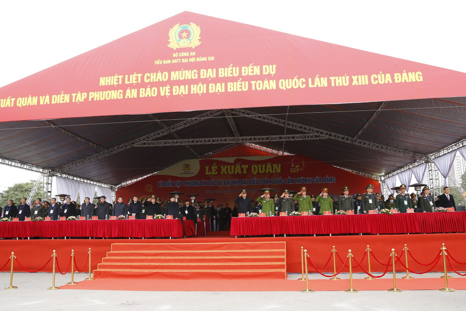 Các đại biểu dự Lễ xuất quân. (Ảnh: Doãn Tấn/TTXVN)