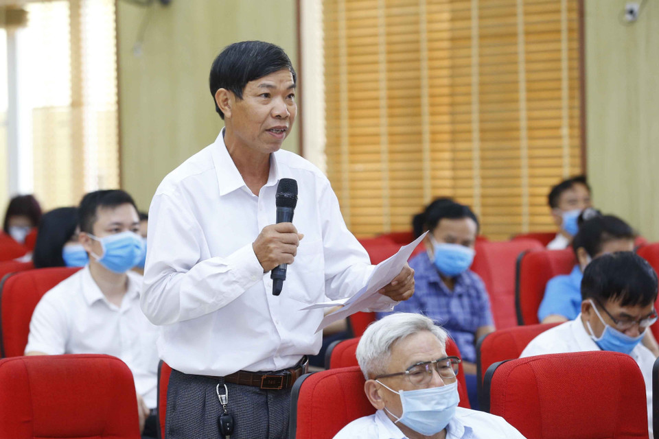 Cử tri Vũ Hồng Chuân phát biểu ý kiến. (Ảnh: Doãn Tấn/TTXVN)