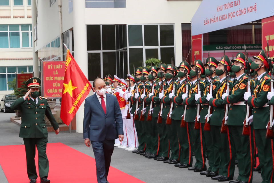 Lễ đón Chủ tịch nước Nguyễn Xuân Phúc đến thăm Trung tâm Nhiệt đới Việt-Nga. (Ảnh: Trọng Đức/TTXVN)