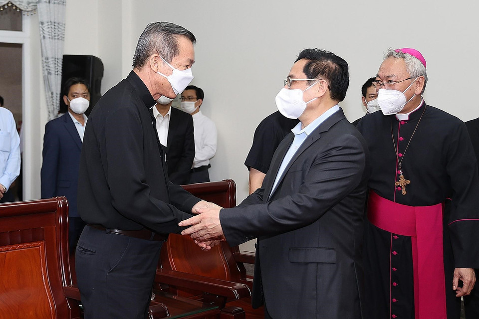 Thủ tướng Phạm Minh Chính thăm Tòa Giám mục giáo phận Bà Rịa. (Ảnh: Dương Giang/TTXVN)