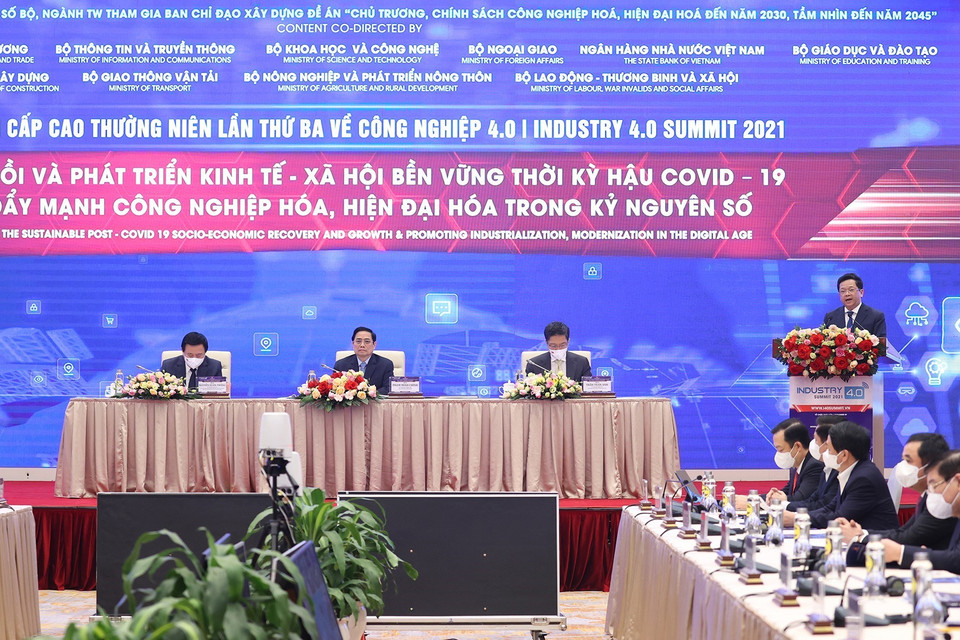 Quang cảnh phiên chính thức Diễn đàn cấp cao thường niên lần thứ ba về Công nghiệp 4.0. (Ảnh: Dương Giang/TTXVN)