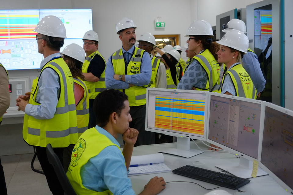  Có thể so sánh siêu dự án này lớn gấp gần 20 lần nhà máy điện chu trình hỗn hợp được coi là quy mô lớn tại Việt Nam là Nhơn Trạch 2 (Đồng Nai), cũng sử dụng công nghệ của Siemens.