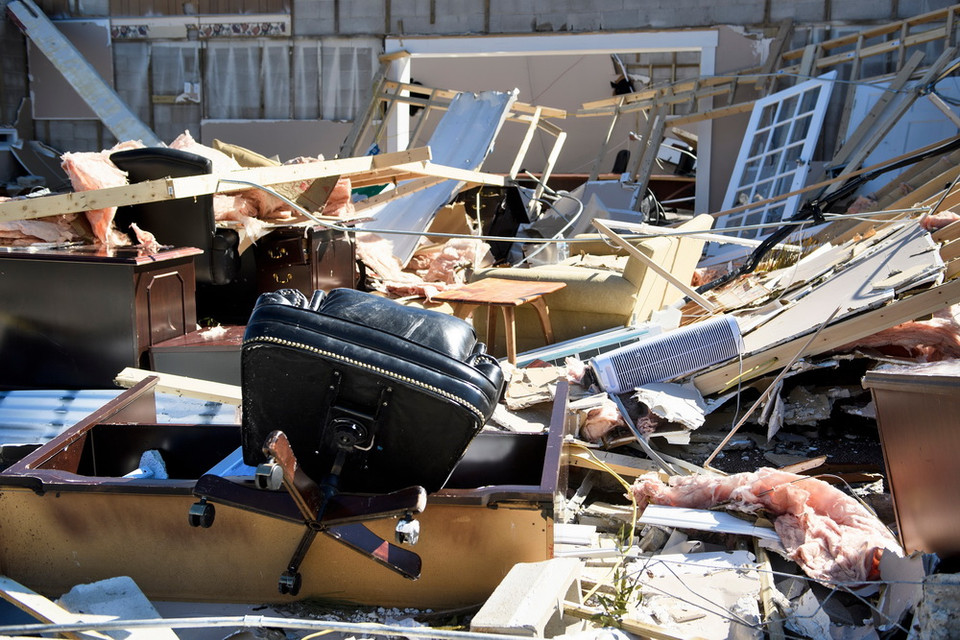 Ngoài ra, siêu bão này cũng ảnh hưởng không nhỏ tới hoạt động khai thác dầu khí trên Vịnh Mexico, giảm hơn 40% sản lượng khai thác dầu thô và gần 30% sản lượng khai thác khí đốt tự nhiên do các giàn khoan phải tạm ngừng hoạt động và sơ tán công nhân về đất liền.