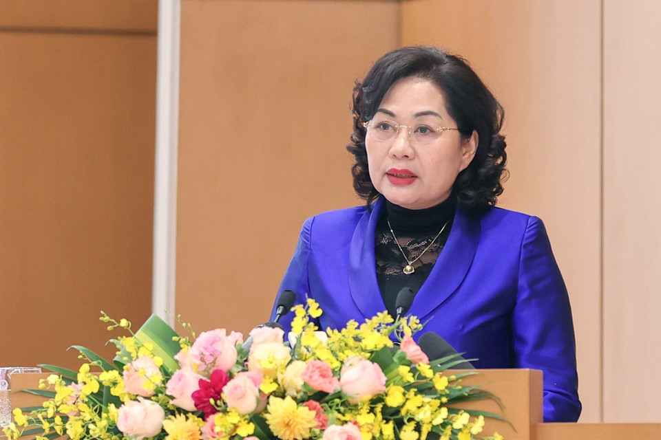 Thống đốc Ngân hàng Nhà nước Nguyễn Thị Hồng trình bày tham luận. (Ảnh: Dương Giang/TTXVN)