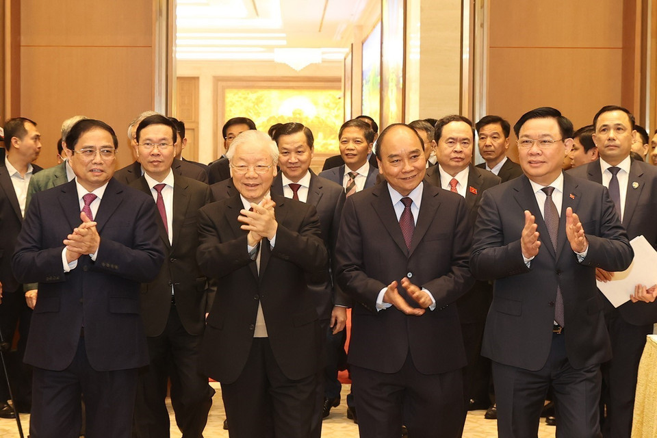 Tổng Bí thư Nguyễn Phú Trọng cùng các vị lãnh đạo Đảng, Nhà nước và đại biểu đến dự hội nghị. (Ảnh: Trí Dũng/TTXVN)