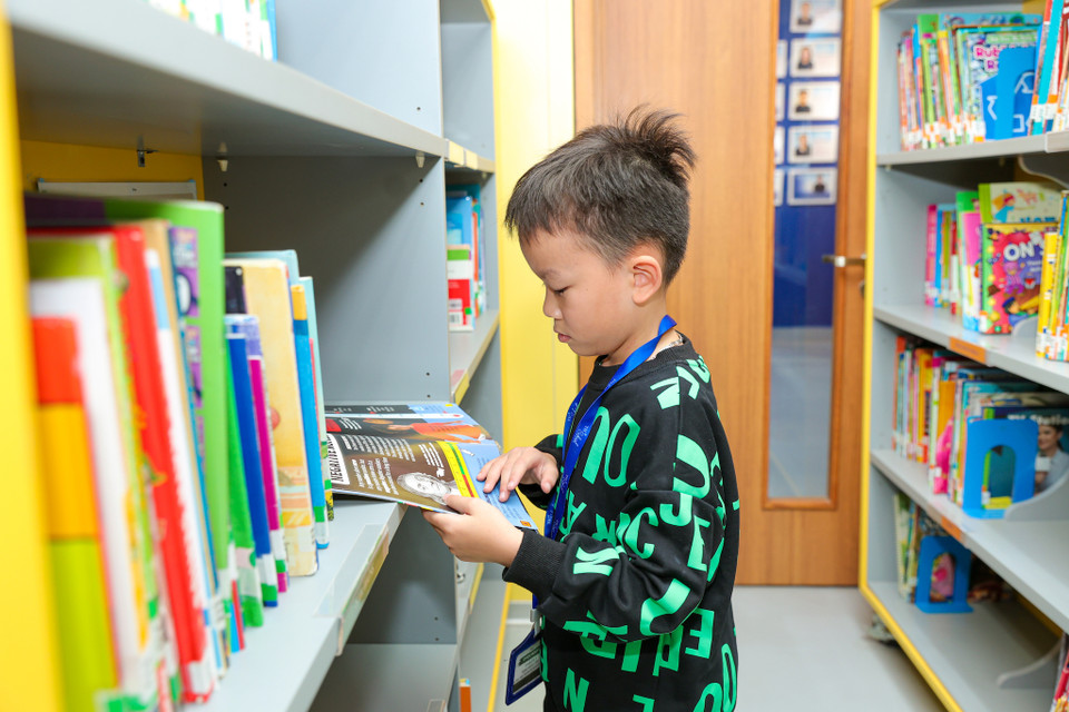 Với quan điểm 'làm giáo dục bằng trái tim và tấm lòng người mẹ' của Anh hùng lao động Thái Hương, Nhà sáng lập Tập đoàn TH và Hệ thống trường TH School, ngôi trường này luôn kiên định với mục tiêu là trường học chuẩn quốc tế với mô hình giáo dục tiên tiến hướng đến sự phát triển toàn diện. TH School nhận học sinh trong độ tuổi từ 2 đến 18 tuổi và có cơ sở nội trú cho học sinh ở tỉnh xa. (Ảnh: Minh Sơn/Vietnam+)