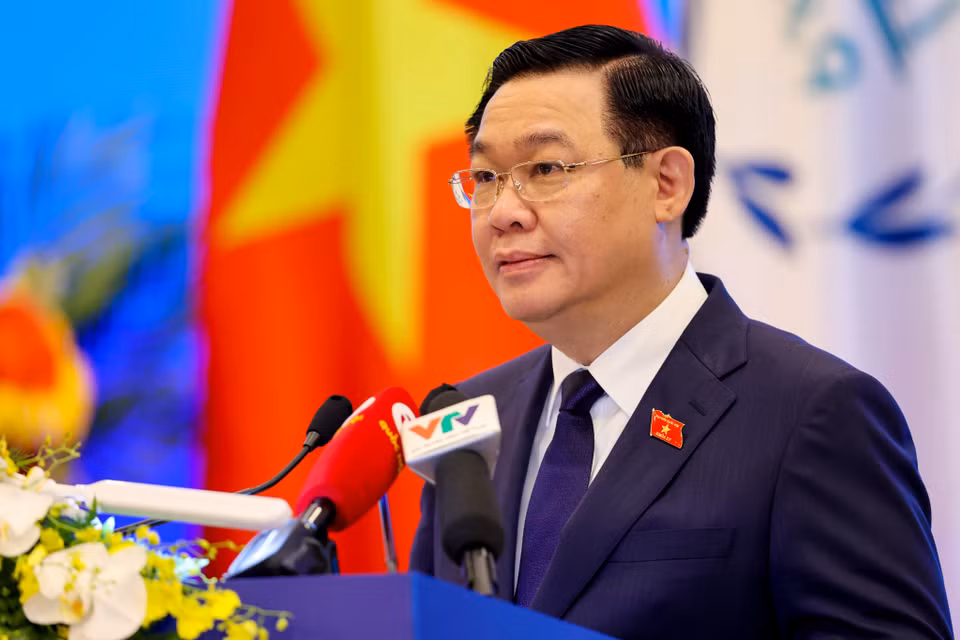 Chủ tịch Quốc hội Vương Đình Huệ đã có phát biểu quan trọng chào mừng 120 đại biểu quốc tế và 300 đại biểu trong nước tham dự hội nghị. (Ảnh: Minh Sơn/Vietnam+)