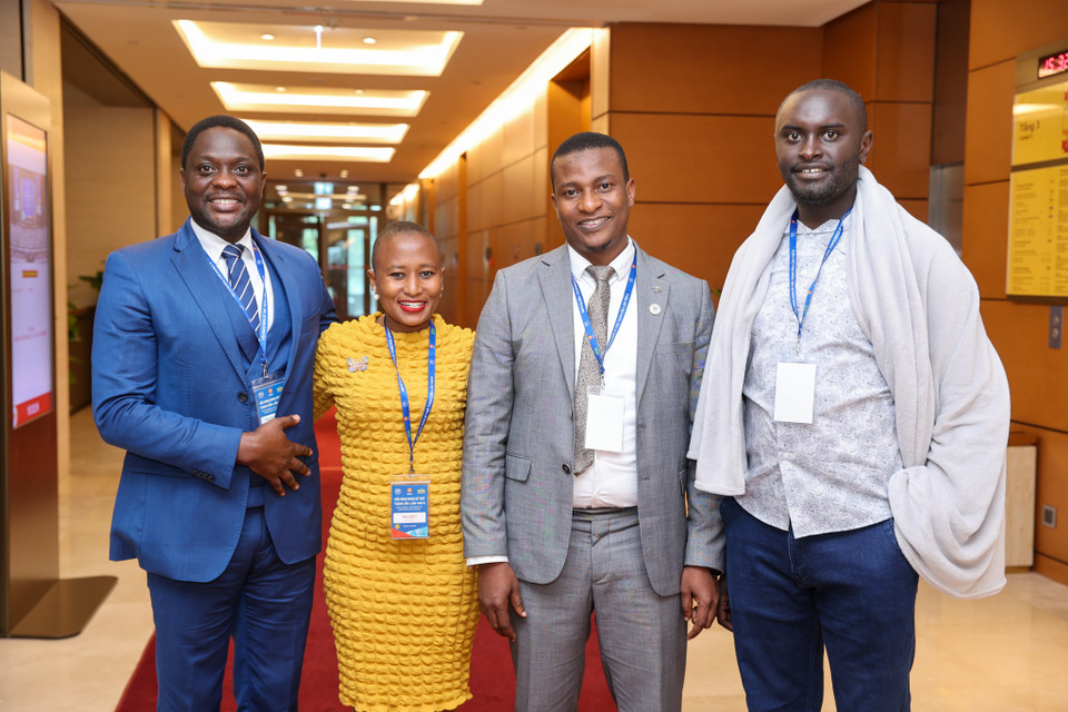 Các đại biểu trong nước và quốc tế được tham dự chương trình hội nghị với nhiều hoạt động phong phú, đa dạng; nhiều hoạt động bên lề hấp dẫn như tọa đàm, triển lãm… (Ảnh: Minh Sơn/Vietnam+)