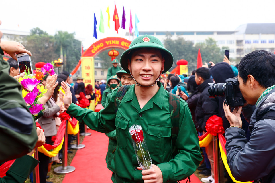 Sau ngày hôm nay, các tân binh sẽ được trải qua một môi trường mới đầy thử thách nhưng cũng đầy thiêng liêng. (Ảnh: Minh Sơn/Vietnam+)