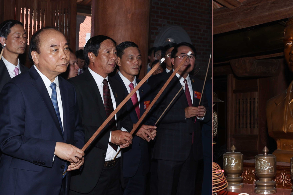 Thủ tướng Nguyễn Xuân Phúc và các đại biểu dâng hương tưởng niệm đồng chí Nguyễn Đức Cảnh (Bí thư đầu tiên của Thành ủy Hải Phòng) trước khai mạc Đại hội. (Ảnh: Thống Nhất/TTXVN)