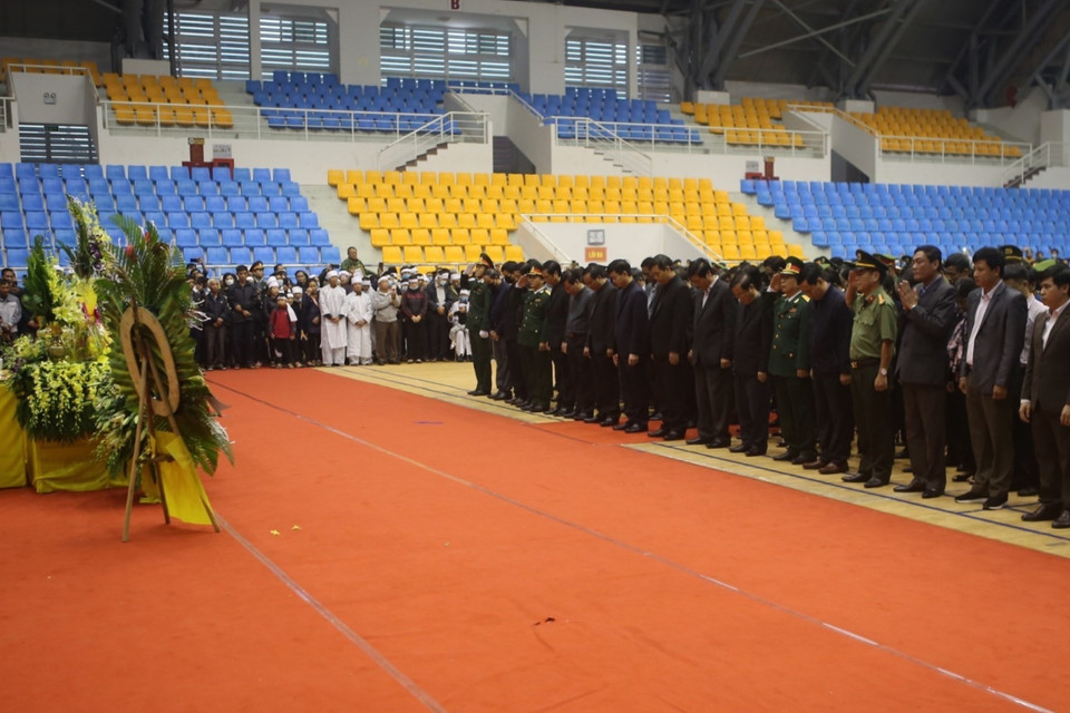 Lễ viếng và truy điệu 22 liệt sỹ Đoàn Kinh tế Quốc phòng 337. (Ảnh: Hồ Cầu/TTXVN)