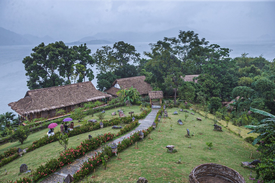 Một góc khu nghỉ dưỡng Mai Châu HideAway Resort. (Ảnh: Trọng Đạt/TTXVN)