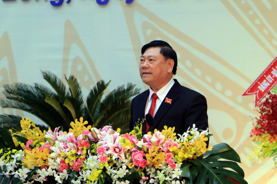 Ủy viên Trung ương Đảng, Bí thư Tỉnh ủy Vĩnh Long Trần Văn Rón phát biểu khai mạc đại hội. (Ảnh: Phạm Minh Tuấn/TTXVN)