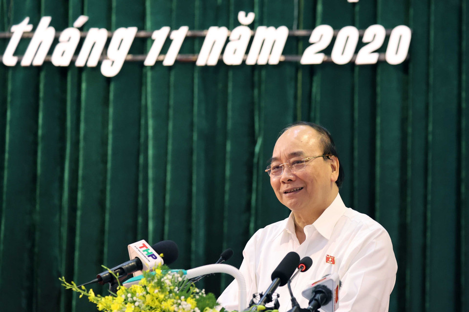 Thủ tướng Nguyễn Xuân Phúc phát biểu tại buổi tiếp xúc cử tri huyện An Lão. (Ảnh: Thống Nhất/TTXVN)