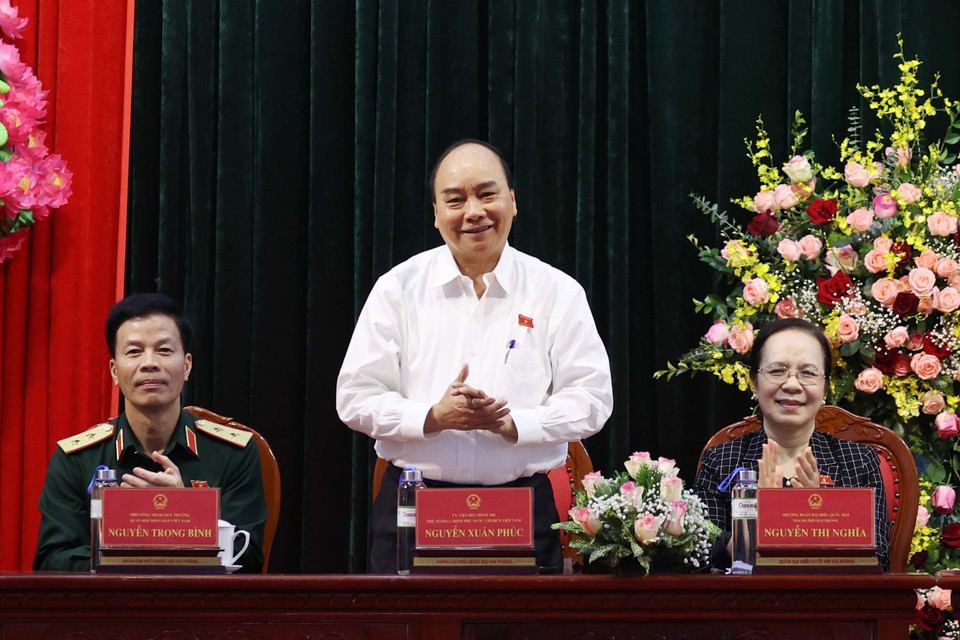 Thủ tướng Nguyễn Xuân Phúc phát biểu tại buổi tiếp xúc cử tri huyện An Lão. (Ảnh: Thống Nhất/TTXVN)