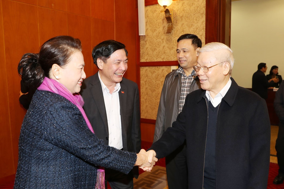 Tổng Bí thư, Chủ tịch nước Nguyễn Phú Trọng với bà Nguyễn Thị Kim Ngân, Ủy viên Bộ Chính trị, Chủ tịch Quốc hội tại cuộc họp. (Ảnh: Trí Dũng/TTXVN)