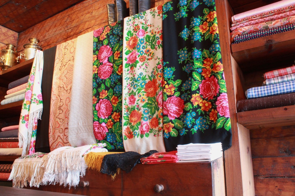 Cửa hàng tạp hóa trong làng Shushenkoye được bảo tồn đến ngày nay.(Ảnh: Trần Hiếu/TTXVN)