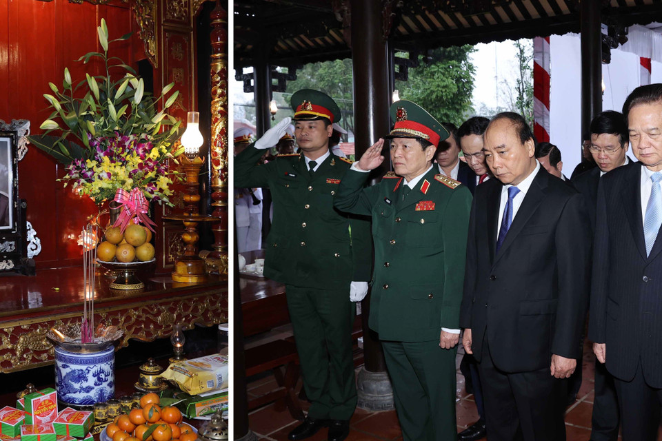 Thủ tướng Nguyễn Xuân Phúc cùng các lãnh đạo, nguyên lãnh đạo Đảng Nhà nước dâng hương tưởng niệm Chủ tịch nước Lê Đức Anh tại Nhà văn hoá Đại tướng Lê Đức Anh (làng Bàn Môn, xã Lộc An, huyện Phú Lộc, quê nhà của Đại tướng). (Ảnh: Thống Nhất/TTXVN) 