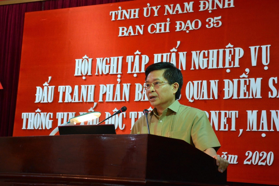 Ngày 21/5/2020, Ban Chỉ đạo 35 tỉnh Nam Định tổ chức Hội nghị tập huấn nghiệp vụ đấu tranh phản bác quan điểm sai trái thông tin xấu, độc trên Internet, mạng xã hội. (Ảnh: Công Luật/TTXVN)