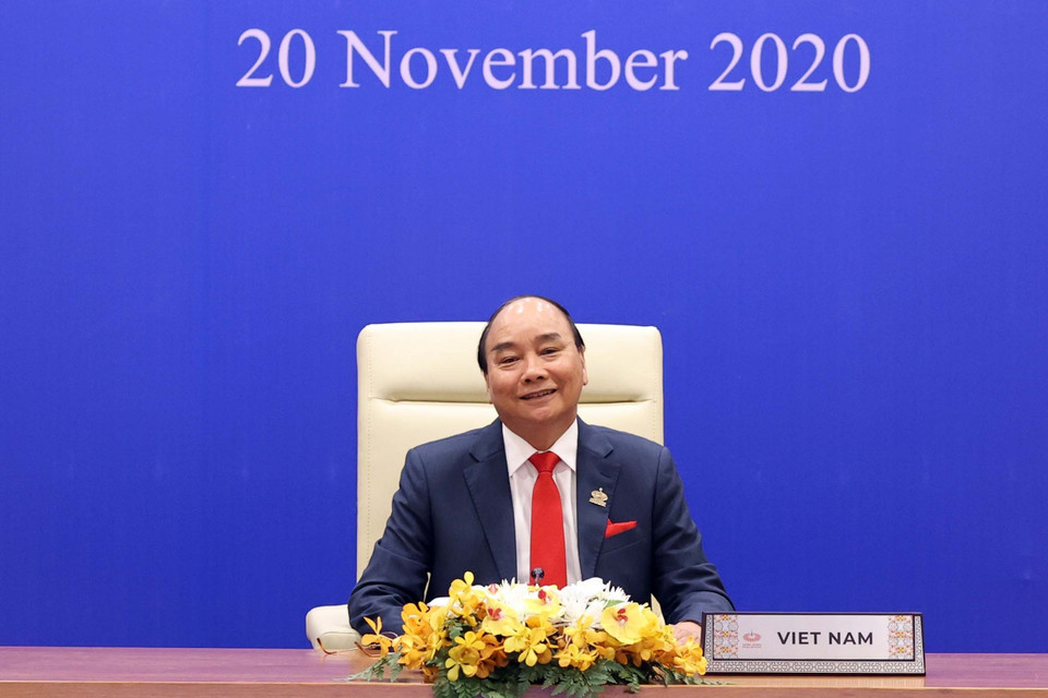 Thủ tướng Nguyễn Xuân Phúc tham dự hội nghị tại điểm cầu Hà Nội. (Ảnh: Thống Nhất/TTXVN)