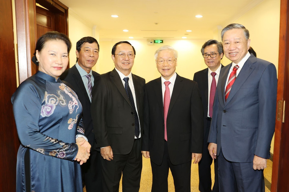 Tổng Bí thư, Chủ tịch nước Nguyễn Phú Trọng, Chủ tịch Quốc hội Nguyễn Thị Kim Ngân với các đại biểu dự phiên khai mạc Hội nghị. (Ảnh: Trí Dũng/TTXVN)