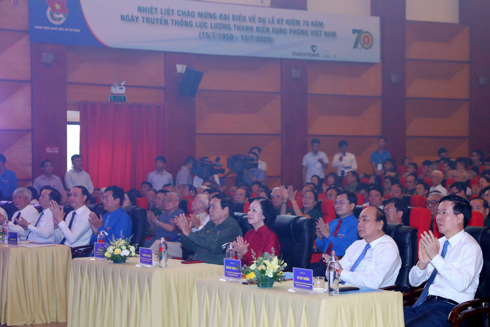 Thủ tướng Nguyễn Xuân Phúc và các đại biểu tham dự lễ kỷ niệm. (Ảnh: Thống Nhất/TTXVN)