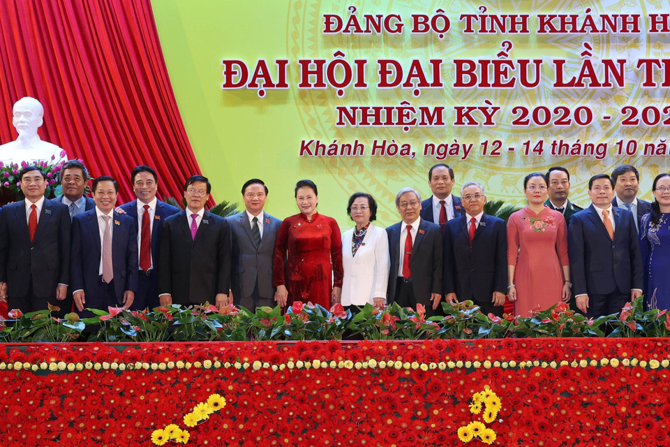 Chủ tịch Quốc hội Nguyễn Thị Kim Ngân với các đại biểu dự đại hội. (Ảnh: Trọng Đức/TTXVN)