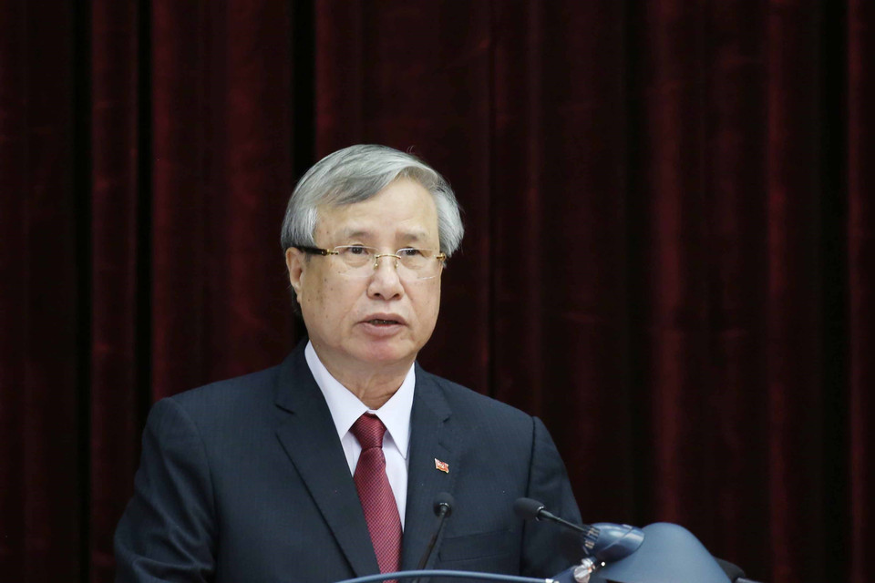 Ông Trần Quốc Vượng, Ủy viên Bộ Chính trị, Thường trực Ban Bí thư báo cáo chương trình hội nghị. (Ảnh: Phương Hoa/TTXVN)