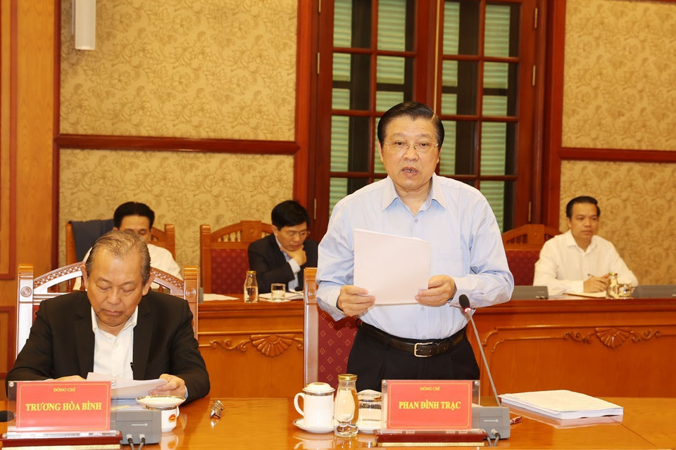 Ông Phan Đình Trạc, Bí thư Trung ương Đảng, Trưởng Ban Nội chính Trung ương, Phó Trưởng ban Thường trực Ban Chỉ đạo Trung ương về phòng, chống tham nhũng phát biểu tại cuộc họp. (Ảnh: Trí Dũng/TTXVN)
