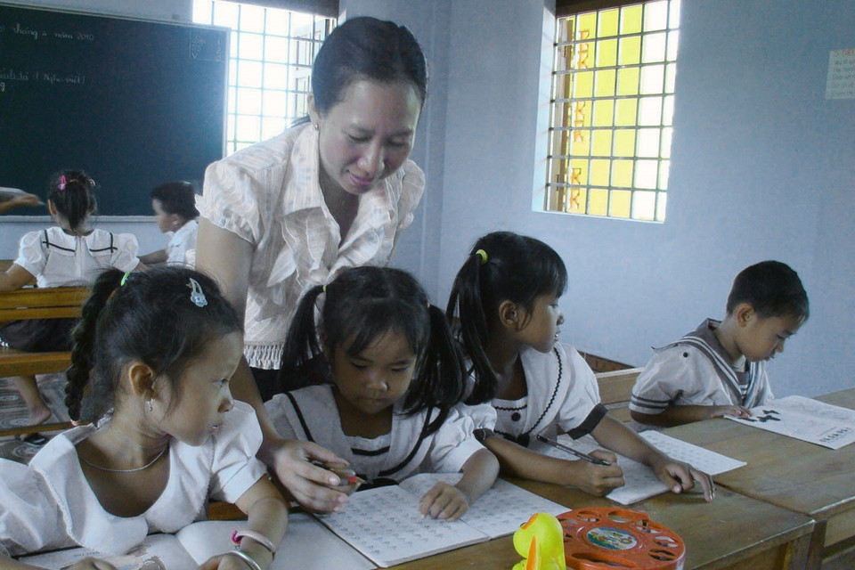  Lớp học cho con cán bộ, chiến sỹ và nhân dân trên đảo Trường Sa. (Ảnh: Trọng Đức/TTXVN)