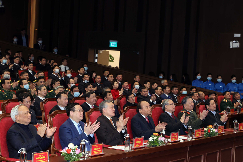 Thủ tướng Nguyễn Xuân Phúc với các đại biểu dự hội nghị. (Ảnh: Thống Nhất/TTXVN)