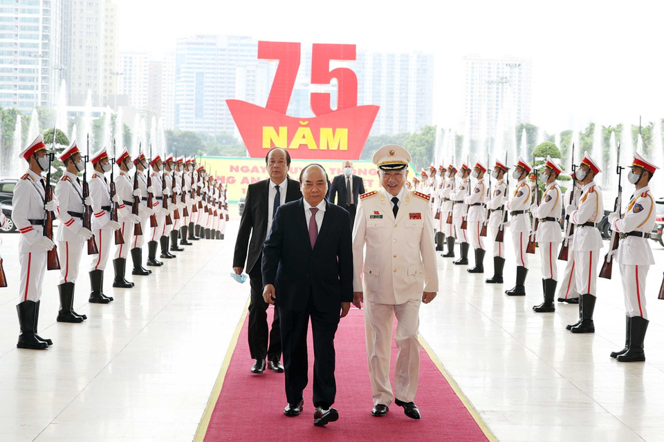 Thủ tướng Nguyễn Xuân Phúc đến dự buổi lễ. (Ảnh: Thống Nhất/TTXVN)