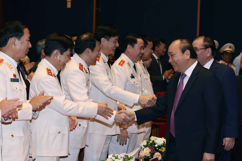 Thủ tướng Nguyễn Xuân Phúc với các đại biểu tham dự buổi lễ. (Ảnh: Thống Nhất/TTXVN)