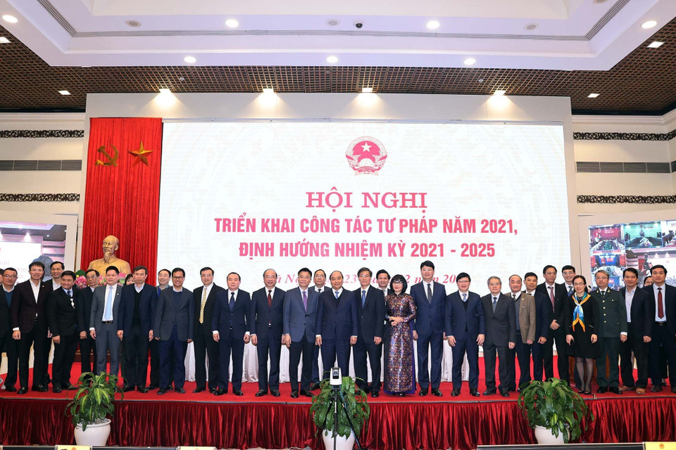 Thủ tướng Nguyễn Xuân Phúc với các đại biểu dự hội nghị. (Ảnh: Thống Nhất/TTXVN)