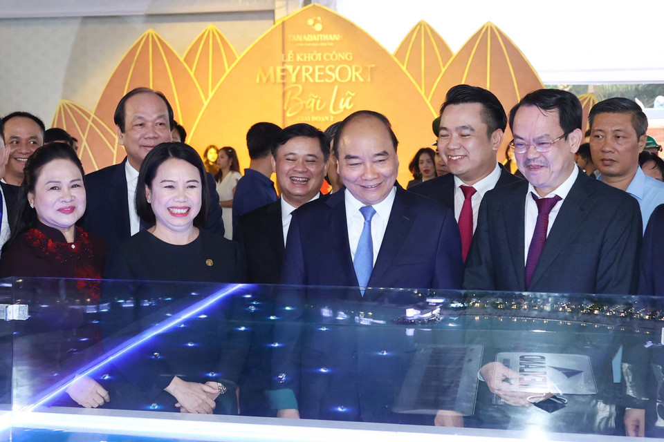 Thủ tướng Nguyễn Xuân Phúc dự Lễ khởi công Khu nghỉ dưỡng Bãi Lữ giai đoạn 2 tại Nghệ An. (Ảnh: Thống Nhất/TTXVN)