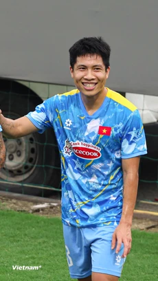 Hoàng Hên báo tin vui lên tuyển Việt Nam với mẹ, quyết cùng Xuân Son hạ Malaysia