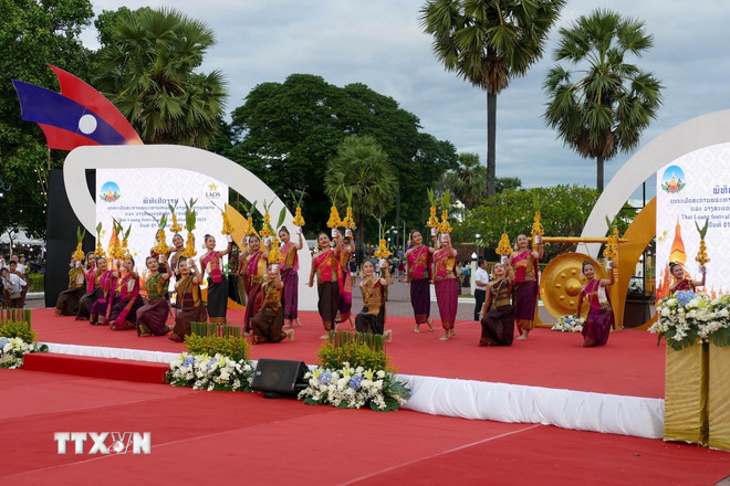 ttxvn-le-hoi-thatluang-lao-1.jpg
