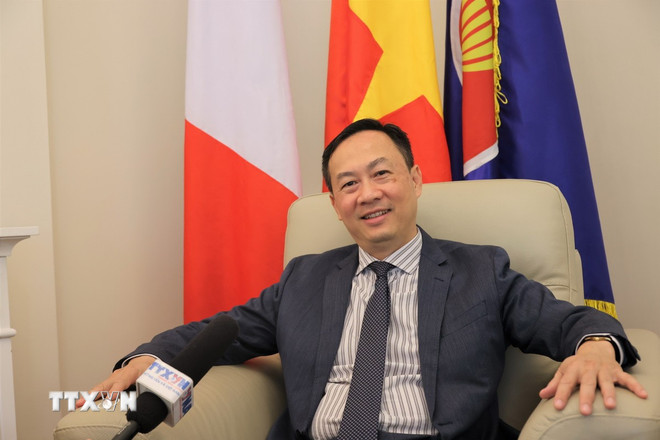 Đại sứ Dương Hải Hưng trả lời phỏng vấn Thông tấn xã Việt Nam. (Ảnh: Thanh Hải/TTXVN)