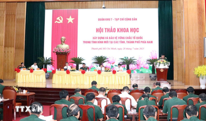 Quang cảnh Hội thảo. (Ảnh: Xuân Khu/TTXVN) ttxvn-xay-dung-va-bao-ve-to-quoc-2.jpg