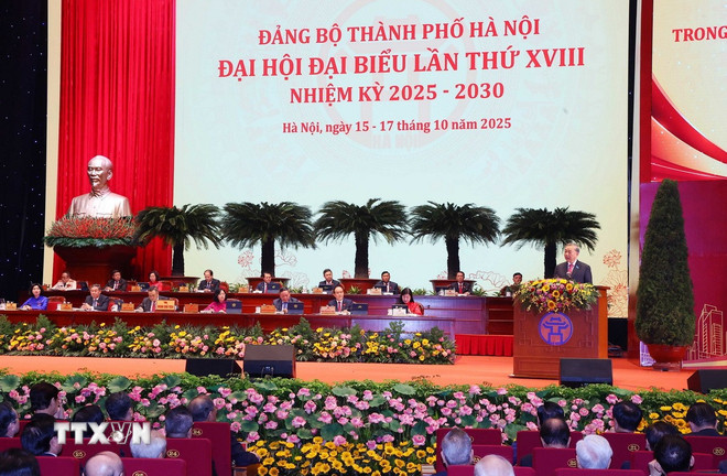 Generalsekretär To Lam hielt eine Rede zur Leitung des Kongresses. (Foto: Van Diep/VNA) ttxvn-khai-mac-dai-hoi-dang-bo-thanh-pho-ha-noi-tong-bi-thu-20.jpg