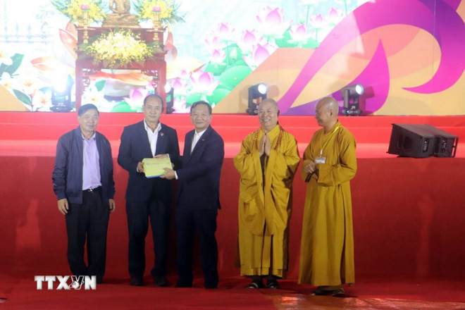 ttxvn-viet-lao-tri-an-cac-anh-hung-liet-si-tai-xiengkhouang-1.jpg