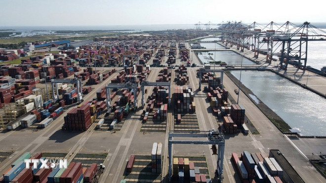 Một góc cụm cảng biển Cái Mép. (Ảnh: Đoàn Mạnh Dương/TTXVN) ttxvn-cang-cai-mep-logistics.jpg