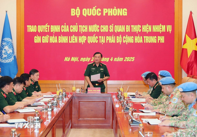 Thượng tướng Hoàng Xuân Chiến, Thứ trưởng Bộ Quốc phòng phát biểu chỉ đạo. (Ảnh: Trọng Đức/TTXVN) ttxvn-hoang-xuan-chien-1.jpg