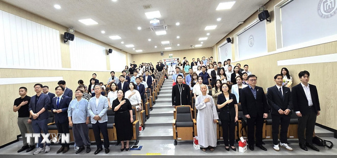ttxvn-ra-rat-chi-hoi-nguoi-viet-nam-tai-gyeongnam-han-quoc-4.jpg