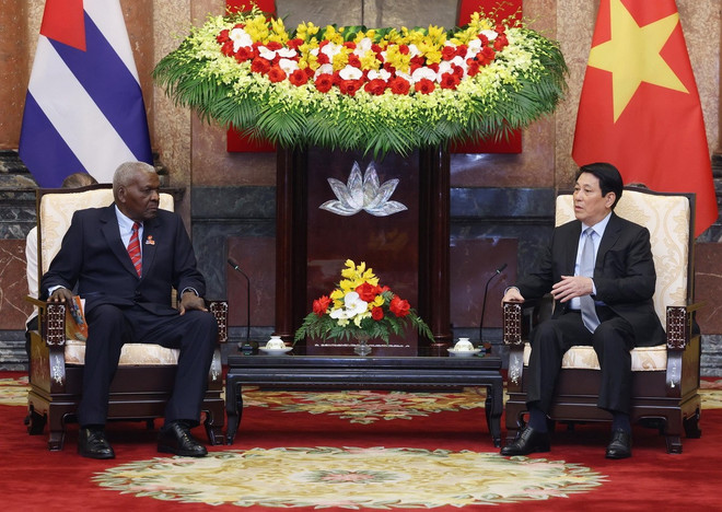 President Luong Cuong received President of the Cuban National Assembly Esteban Lazo Hernández. (Photo: Lam Khanh/VNA) chu-tich-nuoc-luong-cuong-tiep-chu-tich-quoc-hoi-cuba-4.jpg