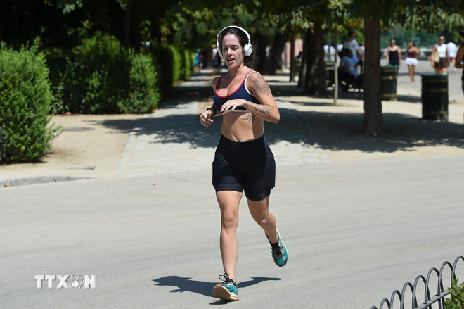 Áp dụng kỹ thuật chạy đúng giúp cơ thể vận động hiệu quả hơn. (Ảnh: THX/TTXVN) ttxvn-chay-bo2.jpg