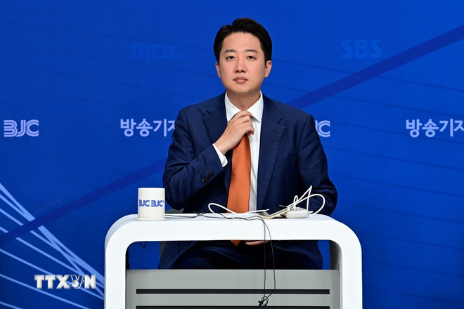 Ứng cử viên Tổng thống Hàn Quốc của đảng Cải cách Mới (NRP) Lee Jun Seok. (Ảnh: Yonhap/TTXVN) ttxvn-lee-jun-seok.jpg