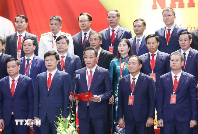 Promluvil pan Nguyen Huu Nghia, člen ústředního výboru strany a tajemník provinčního výboru strany Hung Yen. (Foto: Phuong Hoa/VNA) ttxvn-dai-hoi-dang-hung-yen-3.jpg