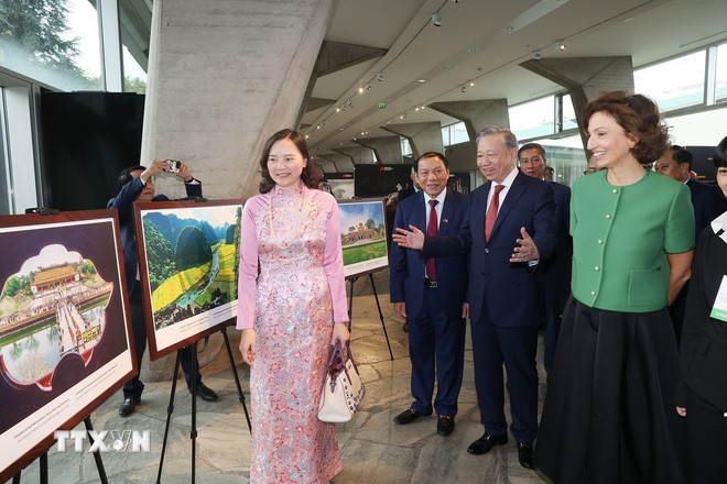 Tổng Bí thư, Chủ tịch nước Tô Lâm tham quan trụ sở UNESCO. (Ảnh: Trí Dũng/TTXVN) ttxvn-tong-bi-thu-to-lam-unesco-2.jpg